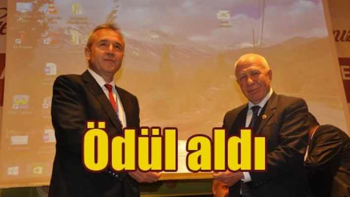 Toksöz'e ödül