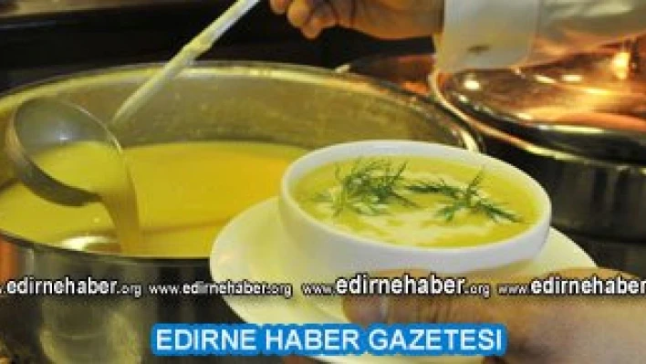 Dar gelirli, evinde mütevazı bir yılbaşına hazırlanıyor