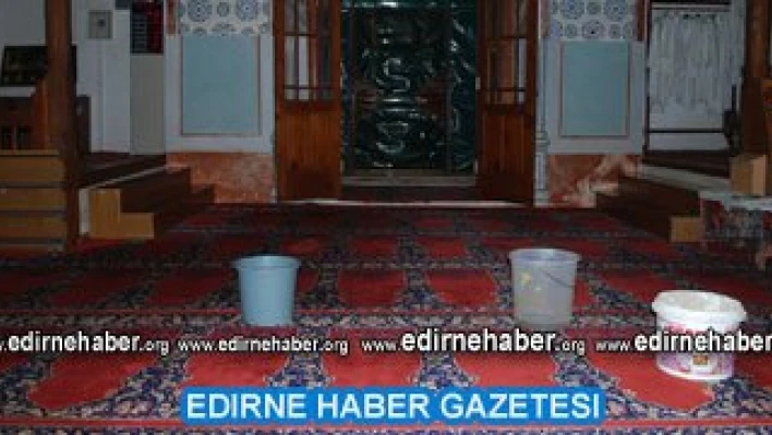 Usta bulunursa çatı onarılacak!