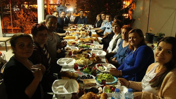 Polis merkezinde sahur