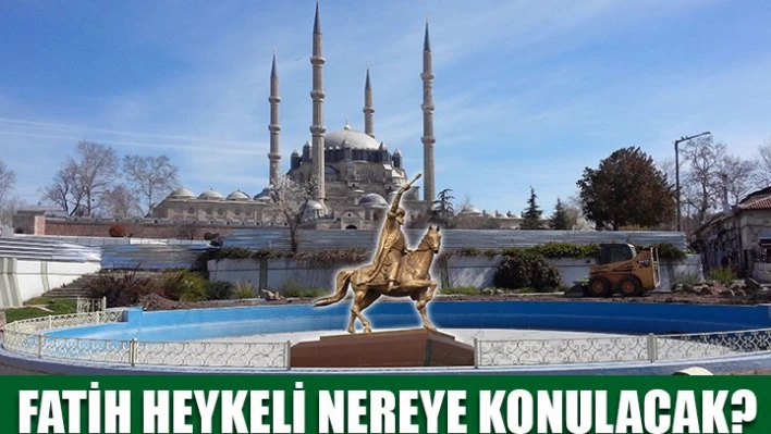 Fatih Heykeli havuzun içine