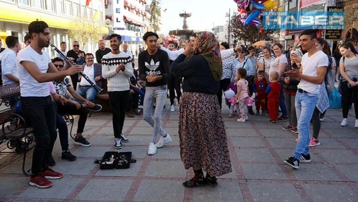 İstiklal caddesini aratmıyor