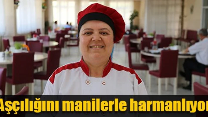 Yemeklere mani yazıyor