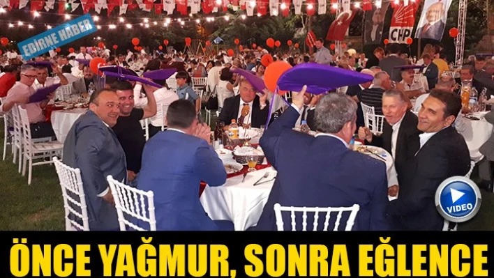 Coşkulu geceye yağmur engeli