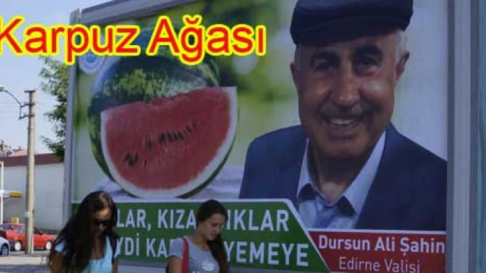 Vali Kasket giydi