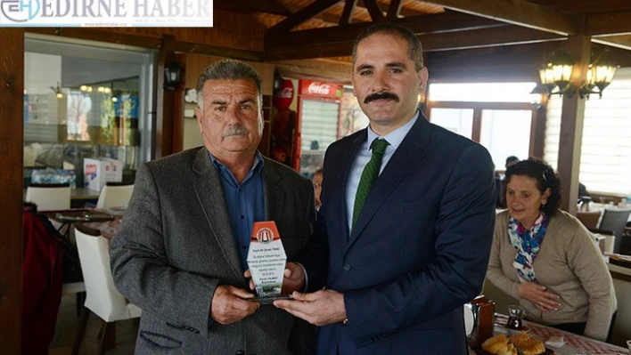  Yılmaz'dan muhtarlara plaket