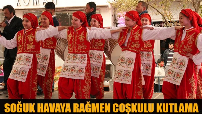 Soğuk havayı çocuklar ısıttı