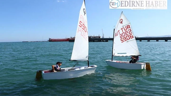 Yelken yaz okulu eğitimleri devam ediyorÂ 