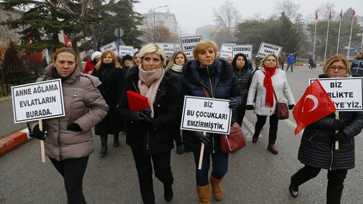 Kadınlardan teröre protesto