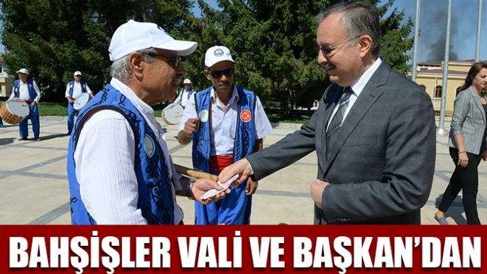 Bahşişleri kaptılar