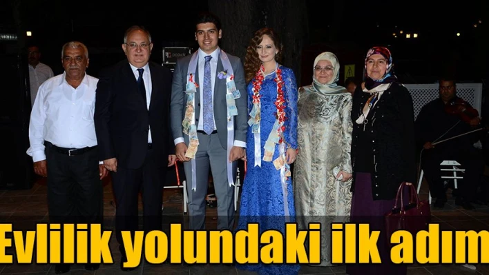 Evliliğe ilk adımı attılar