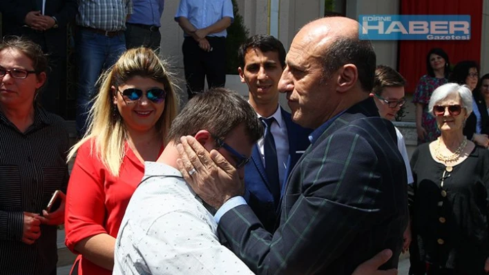 Çiftçi gözyaşlarıyla veda etti