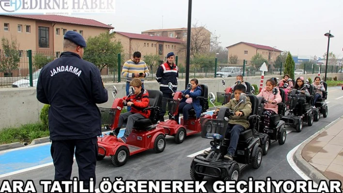 Öğrenciler ara tatili öğrenerek geçiriyor