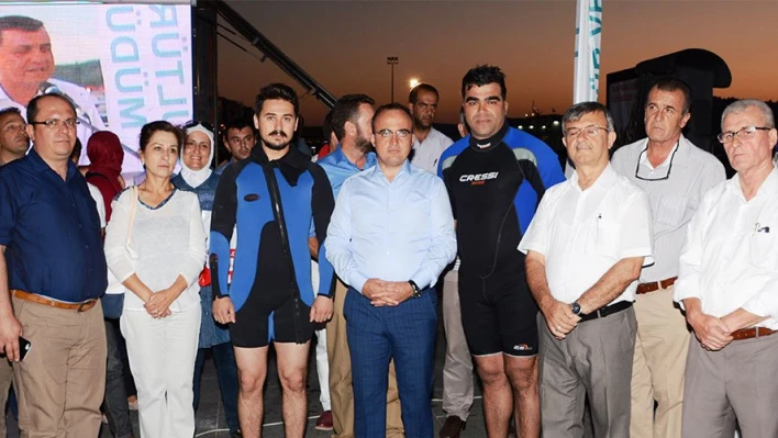 Denizin altında sergi