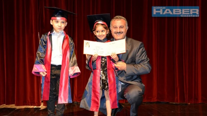 Minikler mezuniyet heyecanı yaşadı