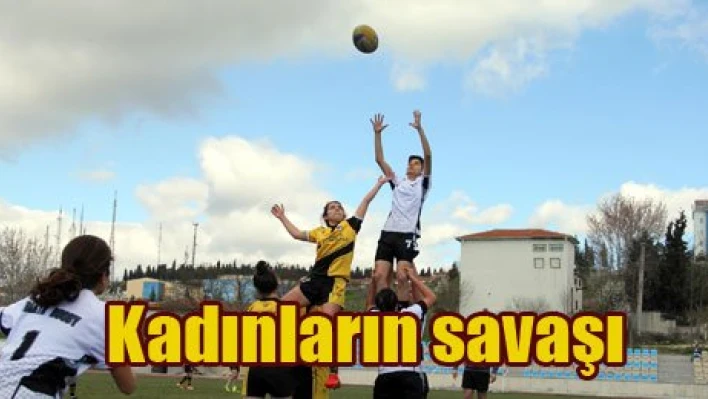 Gladyatörler boğalarla kadınlar için karşılaştı