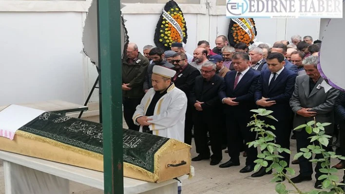 Balık tutarken boğulan öğretmen toprağa verildi