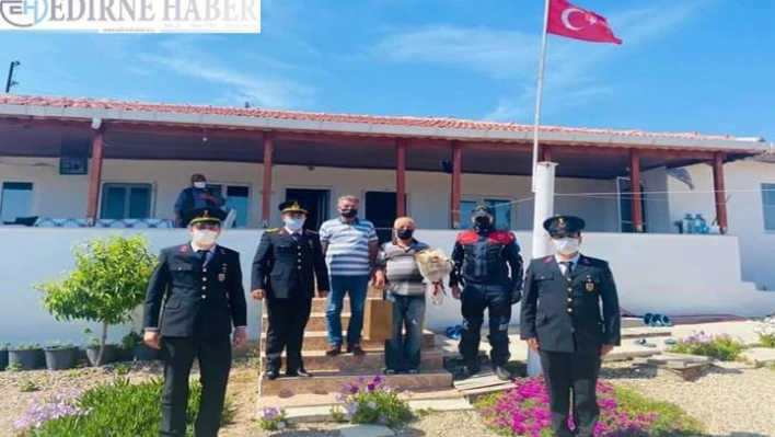 Güvenlik güçleri gazileri ziyaret etti