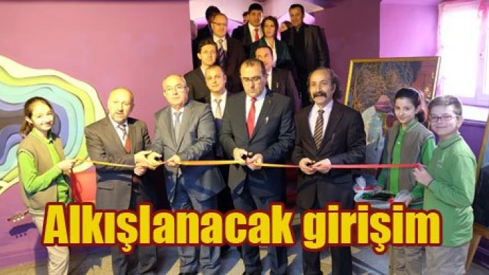 Dev eser sergilendi