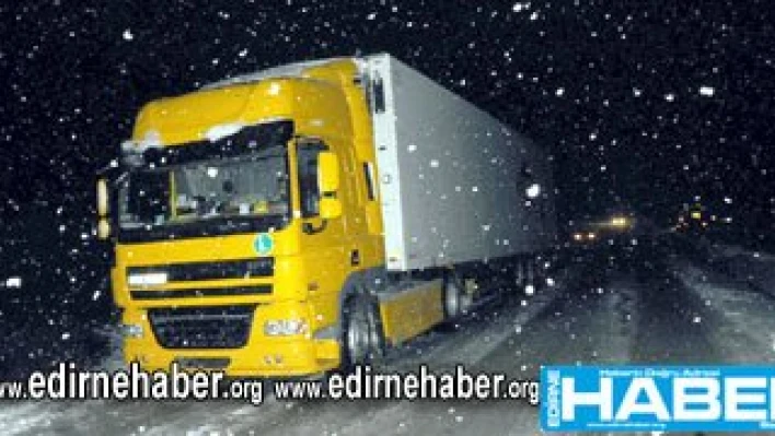 Mart kapıdan baktırıyor