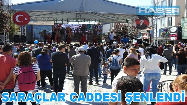 Saraçlar Caddesi cıvıl cıvıl