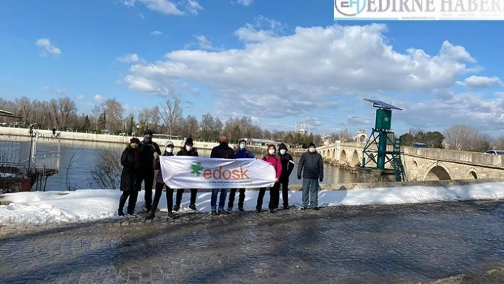 Edirne'de doğaseverler sezonun ilk yürüyüşünü karda yaptı