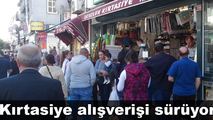 Kırtasiye alışverişine devam