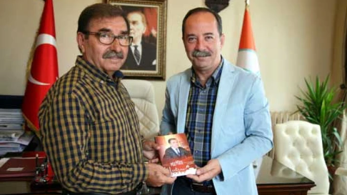 İlk kitabı yayımlandı