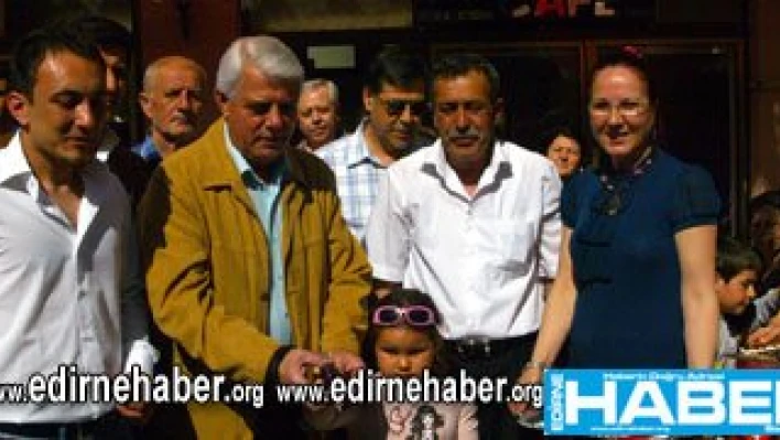 Gırgır Cafe açıldı