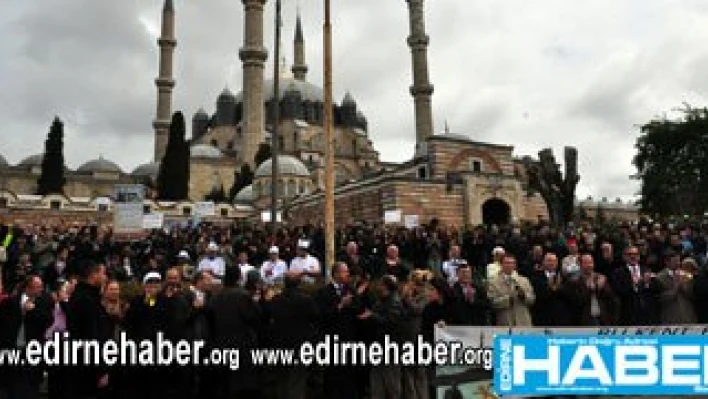 Farkındalık için insan zinciri oluşturdular