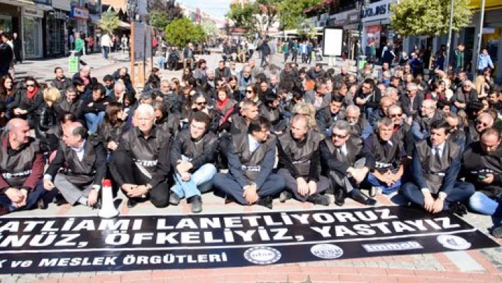 Oturma eylemi yaptılar