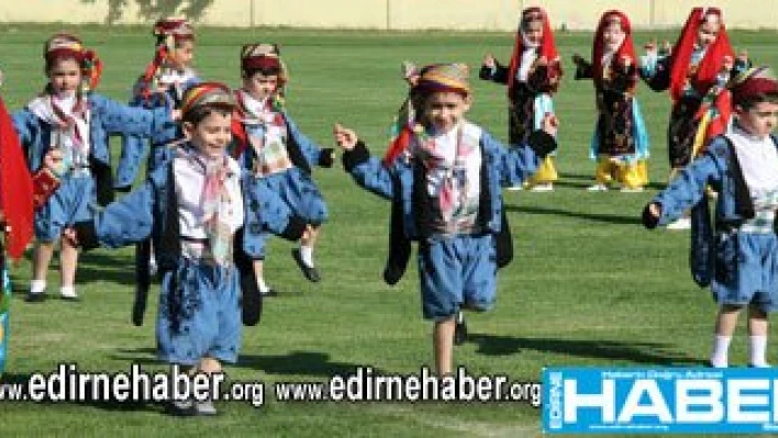 Minikler okuma şenliğinde buluştu