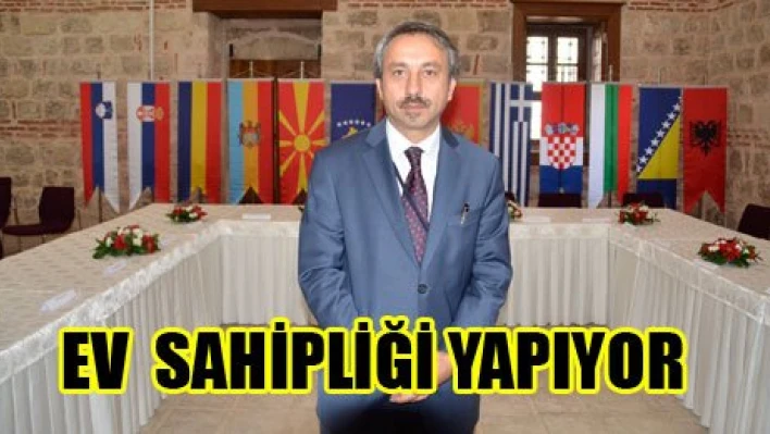 Ev sahipliği yapıyor