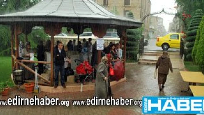 408 yıllık geleneğe yağmur engel olamadı