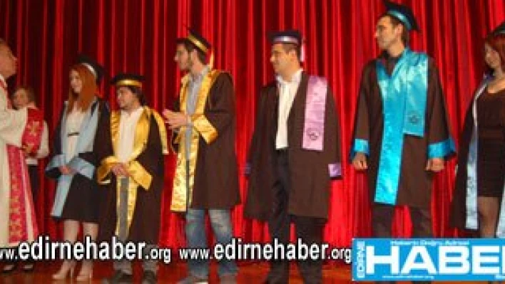 Güzel Sanatlar Fakültesi ilk mezunlarını verdi