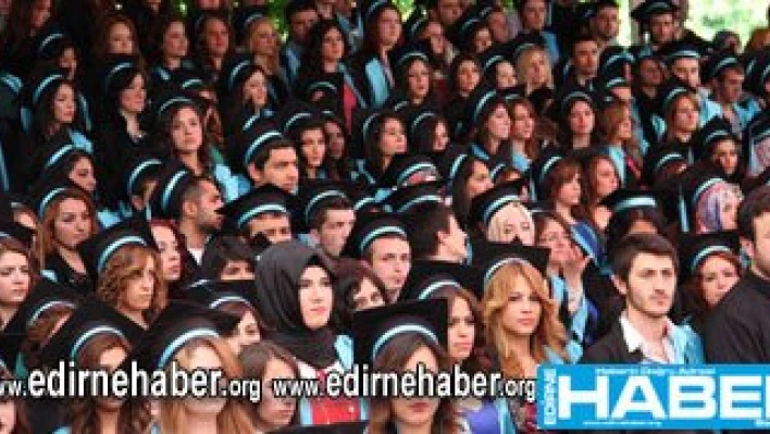 Mezuniyet sevincini yaşadılar