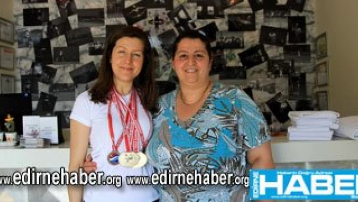 Madalya ile döndüler