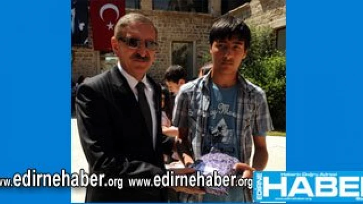 Ödüllerini aldılar