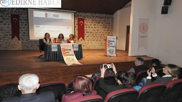 â€˜Cumhuriyet ve Kadın' konulu panel düzenlendi