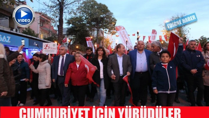 Cumhuriyet için yürüdüler