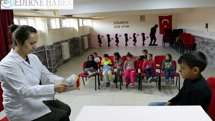 Çocuklara göz taraması yapıldı