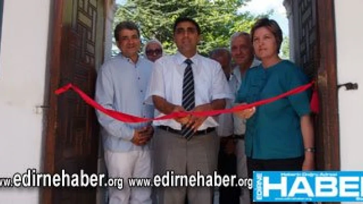 Ebru, Tezhip ve Hat sergisi açıldı