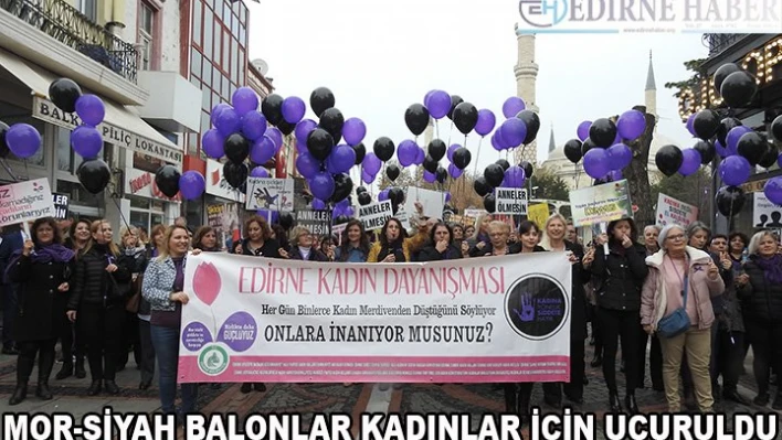 Mor-siyah balonlar kadınlar için uçuruldu