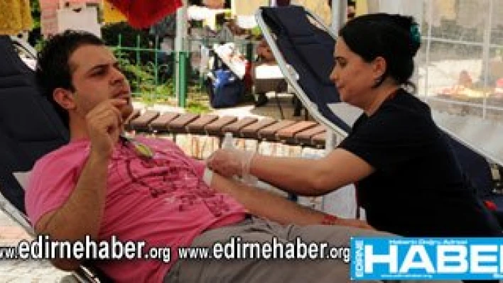 'Papağan' takarken yakalandılar