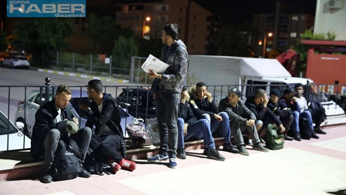 Kaçaklar tren istasyonunda yakalandı