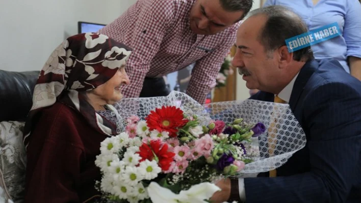 Yaşayan tarihi ziyaret etti