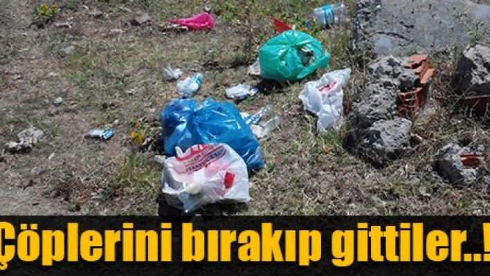 Tatilciler gitti, çöpleri kaldı