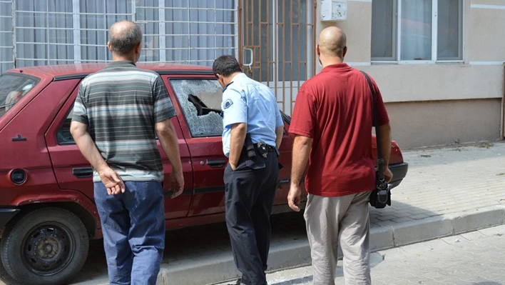 Camları kırıp kaçtılar