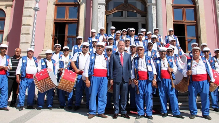 Gelenek bozulmadı