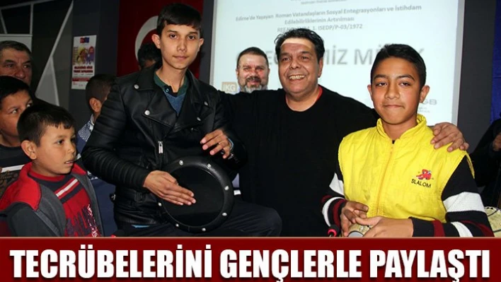 Darbuka çaldı, Eğitimin önemini anlattı